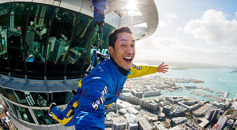 realistic sculpture of a squash
